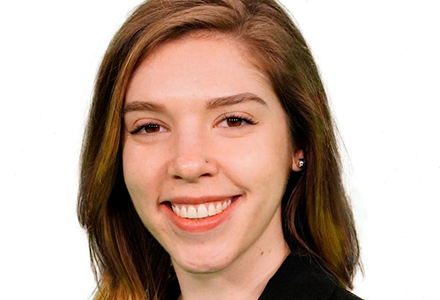 Analyst Julia Woolever | EMARKETER